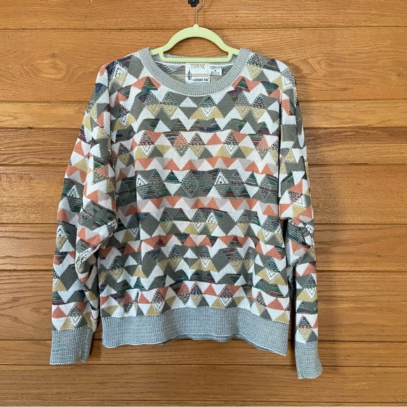 London Fog Sweaters - Vintage Towne by London Fog triangle knit sweater
